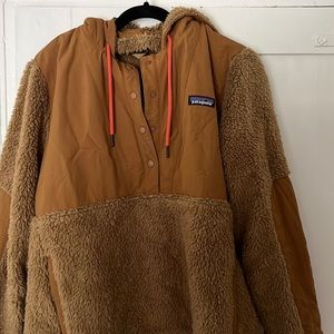NWOT Patagonia hooded fleece